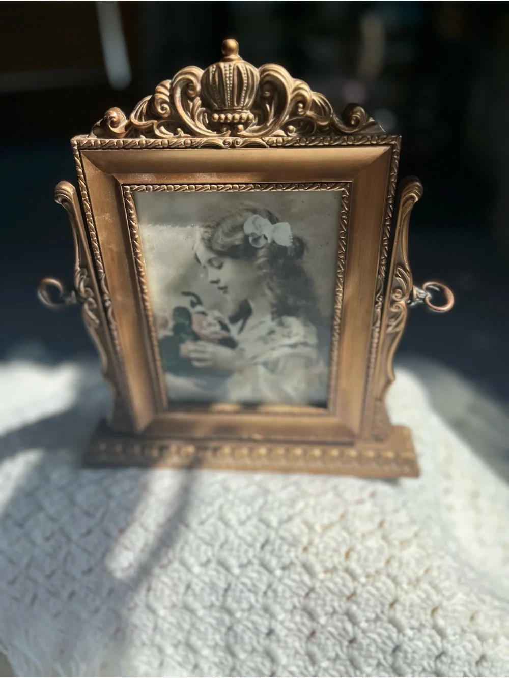 Ornate Gold Vintage-Style Table Picture Frame